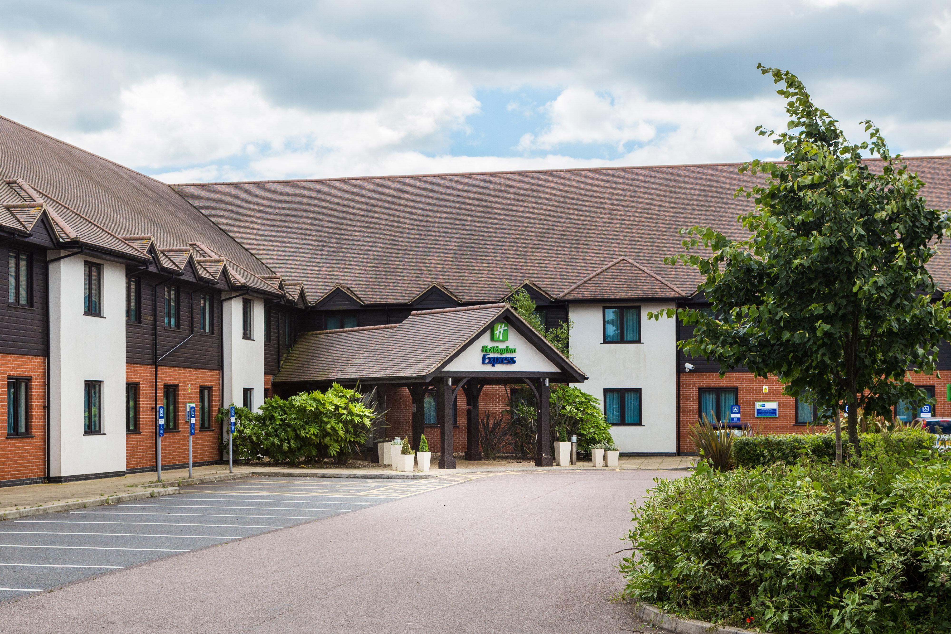 Holiday Inn Express Colchester, An Ihg Hotel Exterior photo