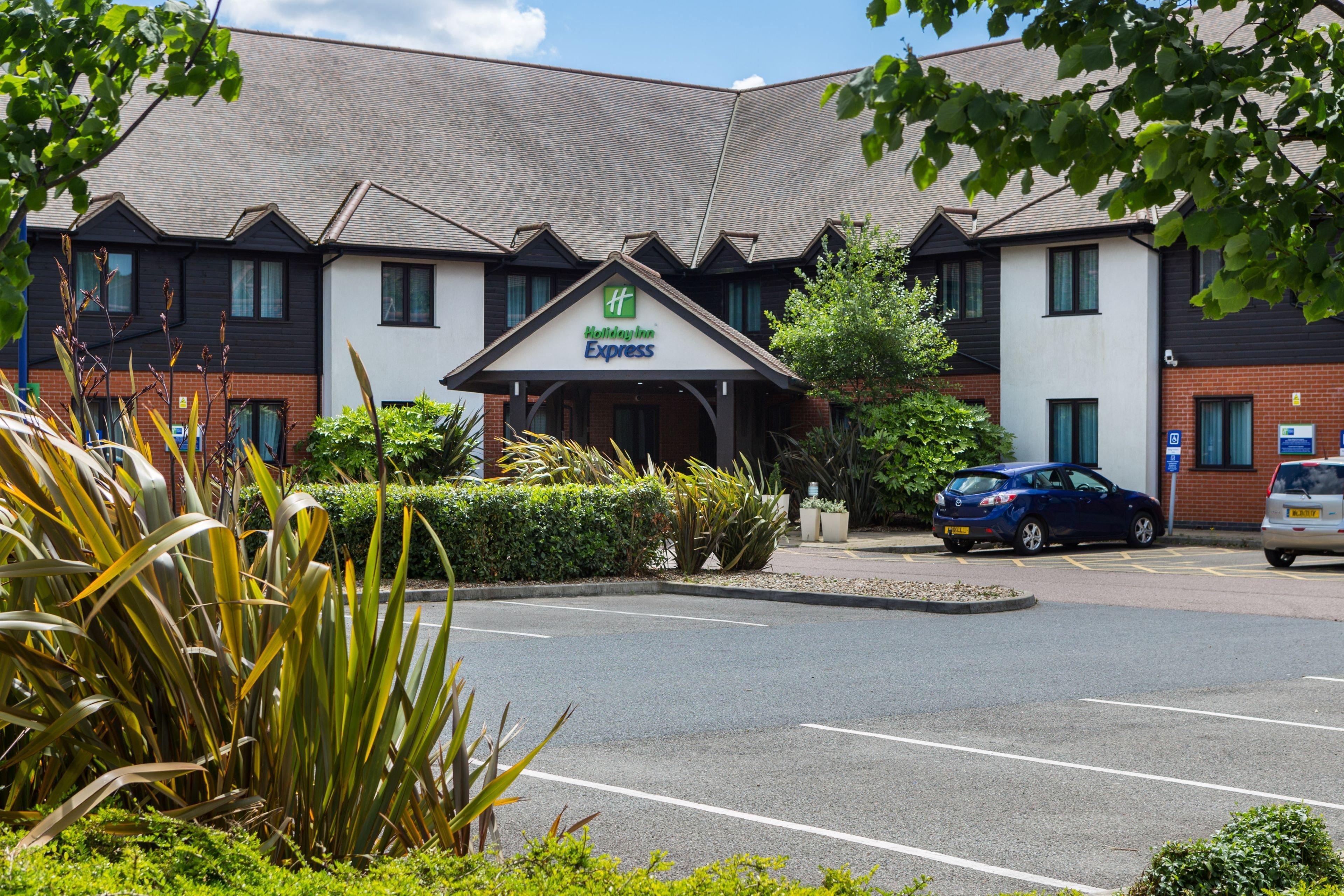 Holiday Inn Express Colchester, An Ihg Hotel Exterior photo